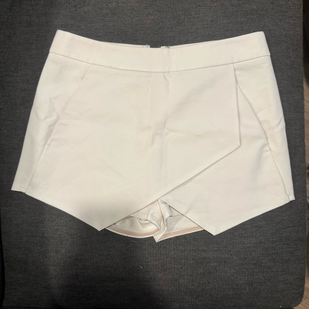 Express White Geometric Shorts Size 00